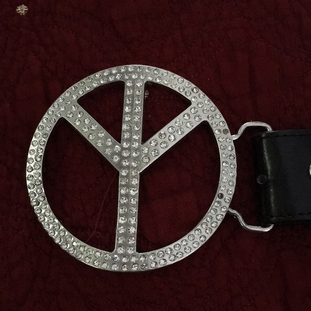 Black ornate leather belt w jeweled peace sign buckle 40” 2 stones missing